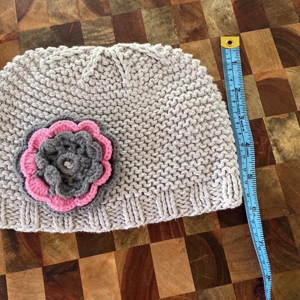 2H KNITS: grey Knit Hat with Flower 🌸 Size: Kids S